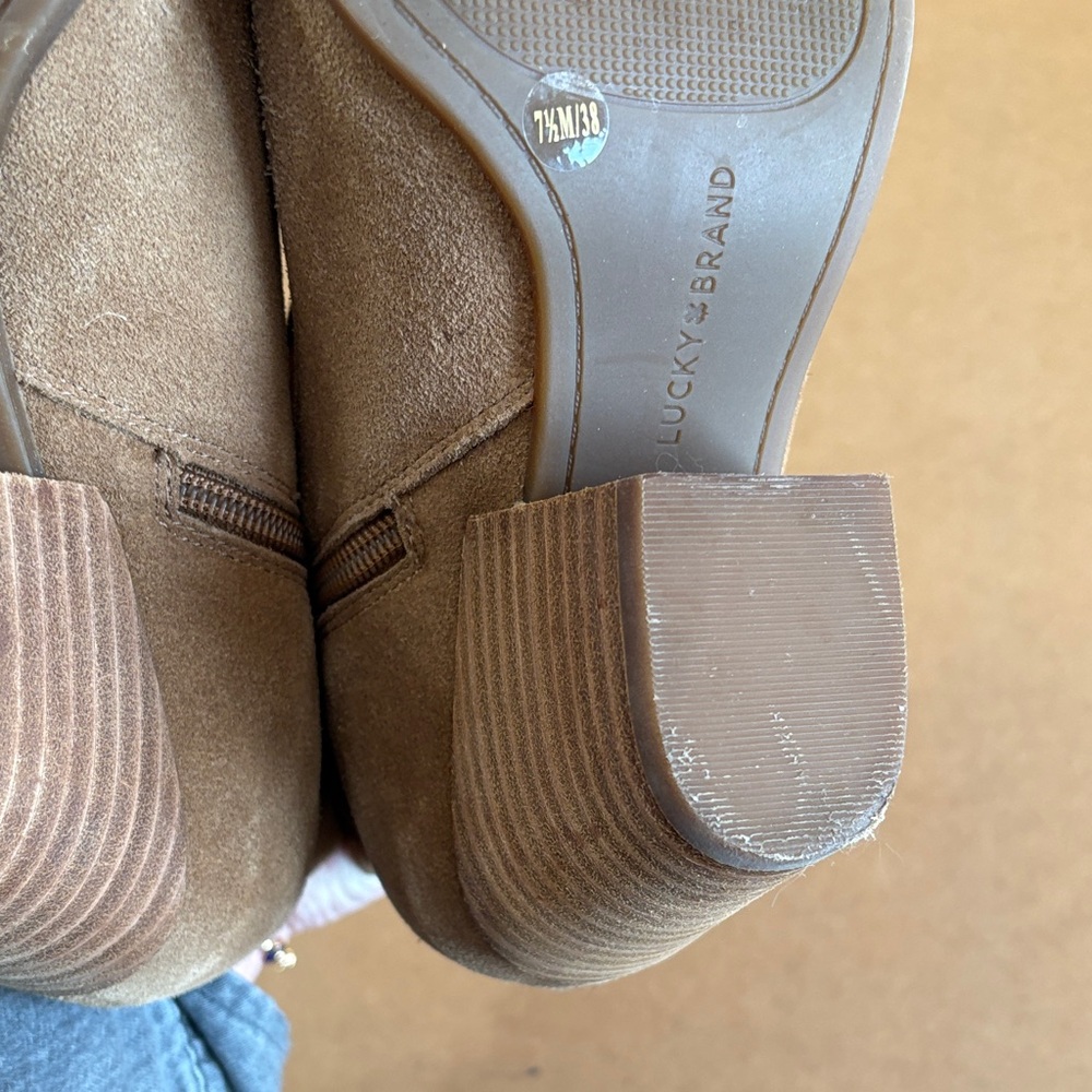 Lucky Brand Ellamy Suede Western Ankle Boots Tan 7.5 Pointed Toe Rodeo Cowgirl - Picture 11 of 14